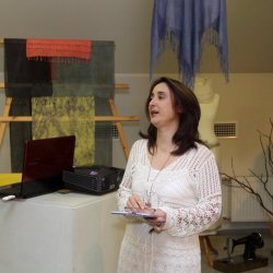 Izstāde "Caur dzintara pavedienu" 